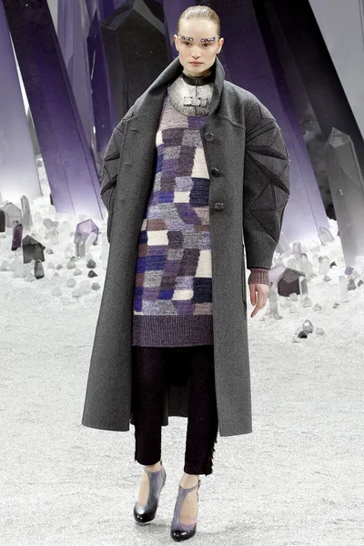 Look 30